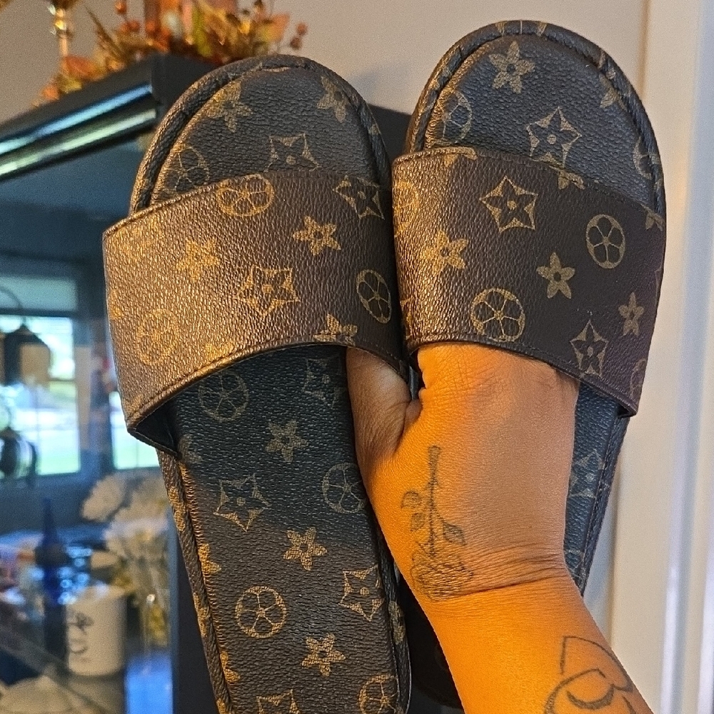 Women Brown Patterned Slides. ⭐️✨️ PRE LOVED   ⭐️ ✨️     SIZE 42 - Picture 7 of 9